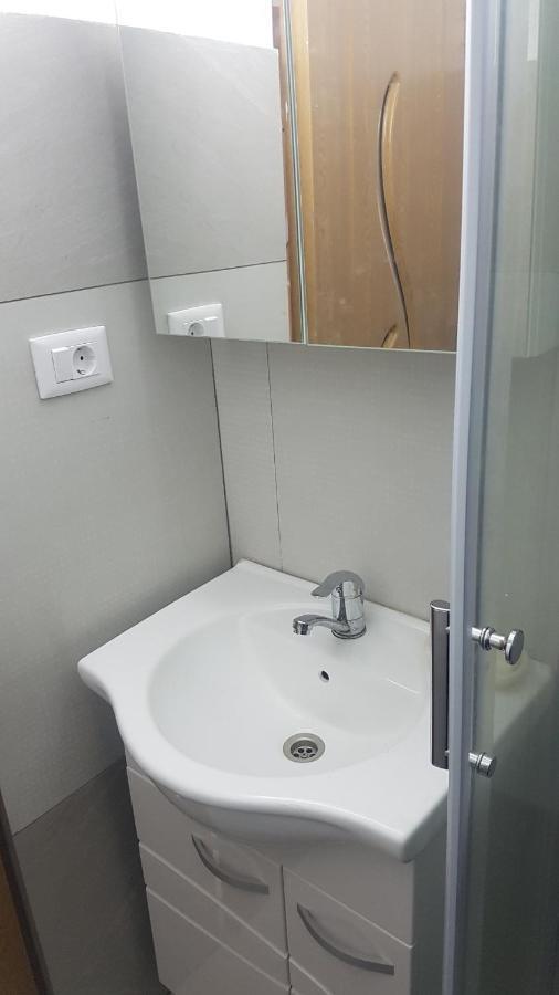 Lucky Apartment Pitesti Luaran gambar